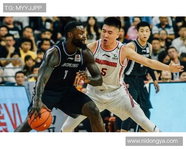 重庆篮球队强势领跑联赛积分榜73分稳居第一引发关注